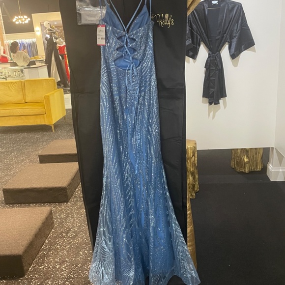 Prom Dress - Picture 3 of 4